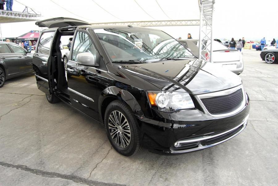 Chrysler Town & Country S Concept '2011